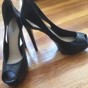 GUESS LEATHER SHOES 5” HEELS SIZE 8.5M BLACK